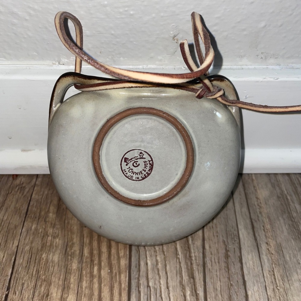 VTG Tonnieshof Carstens West Germany Ceramic Hanging Wall Pocket Vase 4.5 inches - Picture 2 of 7